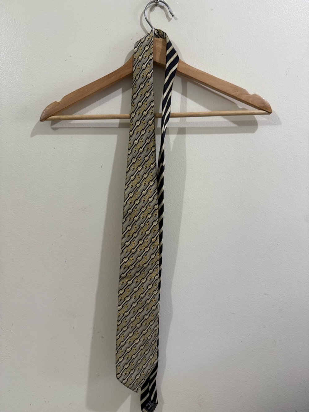 Gianni Versace Black and Yellow Geometric Silk Tie